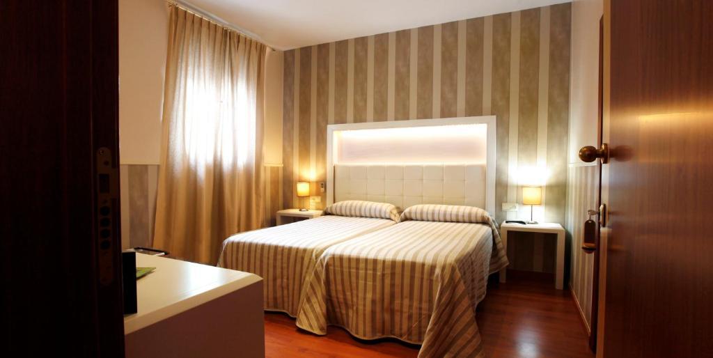 Hostal Paris San Fernando Room photo